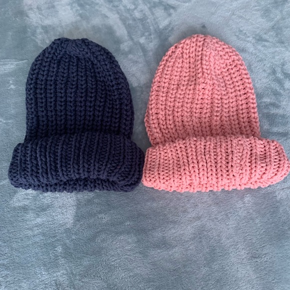 Pink AE beanie - Picture 2 of 3